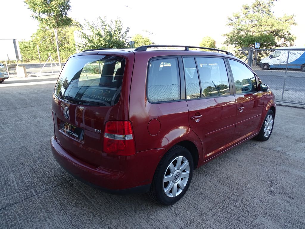 
								Volkswagen Tourang 1.9 Tdi full									
