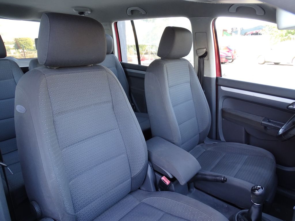 
								Volkswagen Tourang 1.9 Tdi full									