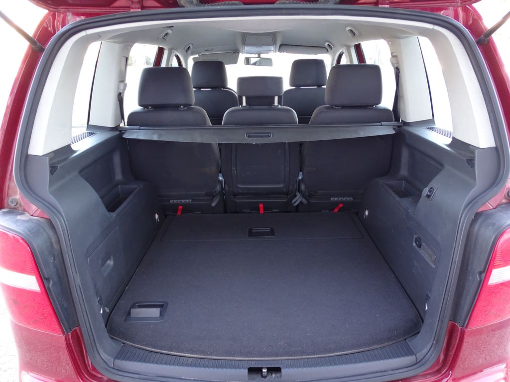 
								Volkswagen Tourang 1.9 Tdi full									