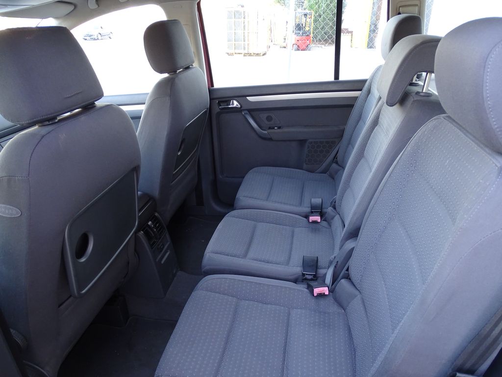 
								Volkswagen Tourang 1.9 Tdi full									