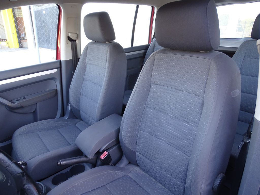 
								Volkswagen Tourang 1.9 Tdi full									
