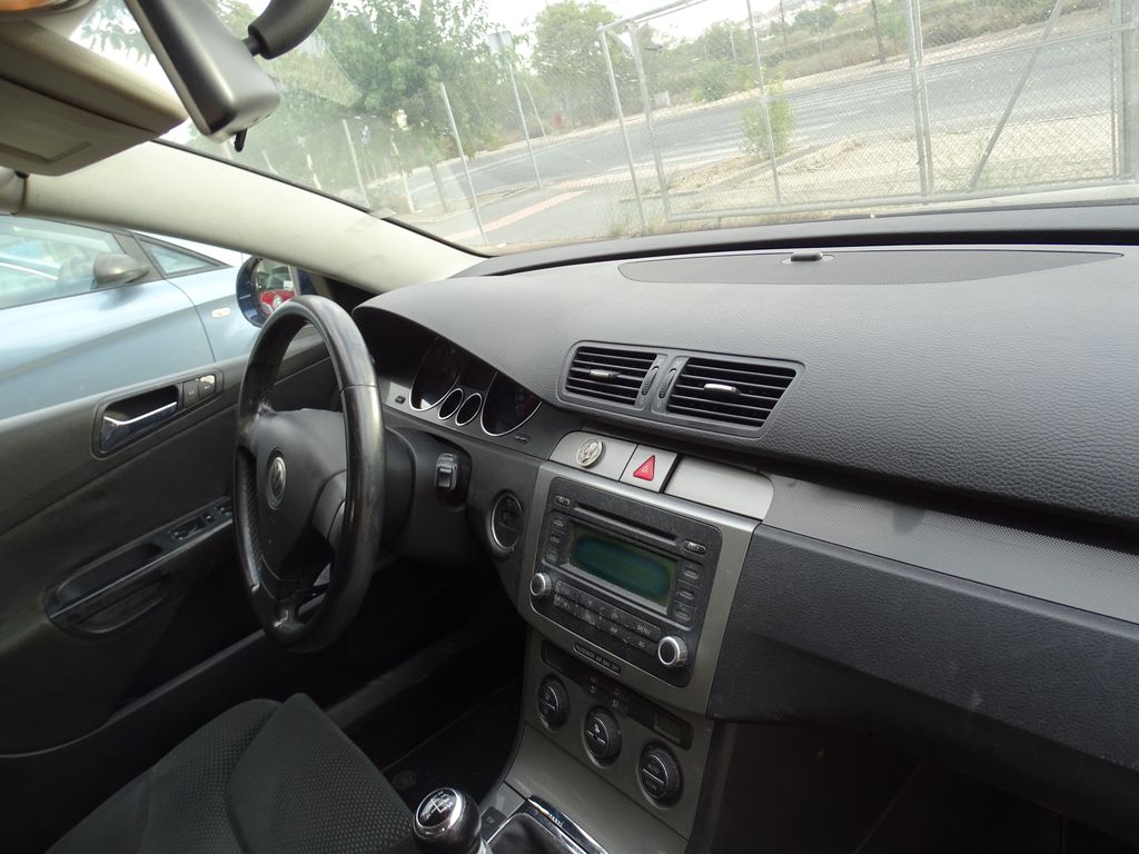 
								Volkswagen Passat 1.9 tdi full									