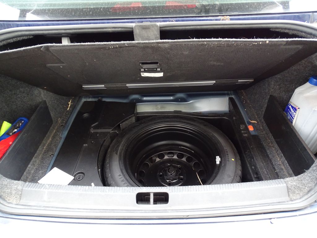 
								Volkswagen Passat 1.9 tdi full									