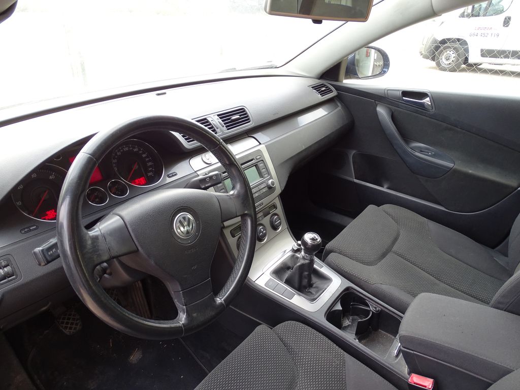 
								Volkswagen Passat 1.9 tdi full									