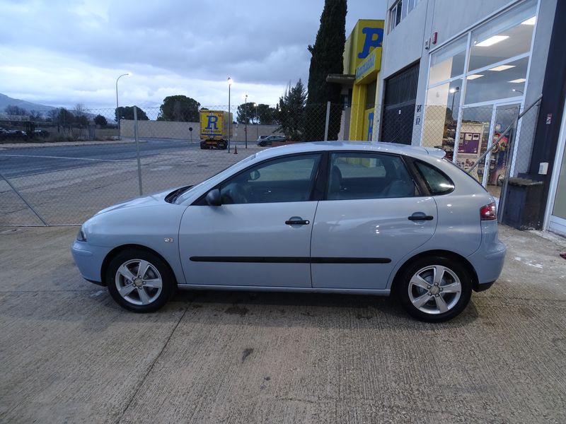 
								Seat Ibiza 1.4 Gasolina 75 cv full									