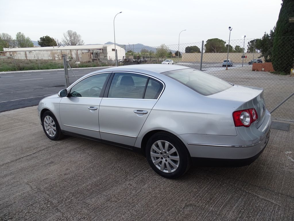 
								Volkswagen Passat 1.9 Tdi 105 cv full									