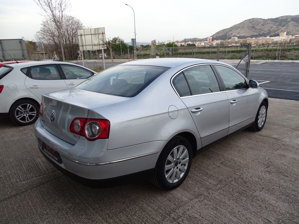 
								Volkswagen Passat 1.9 Tdi 105 cv full									