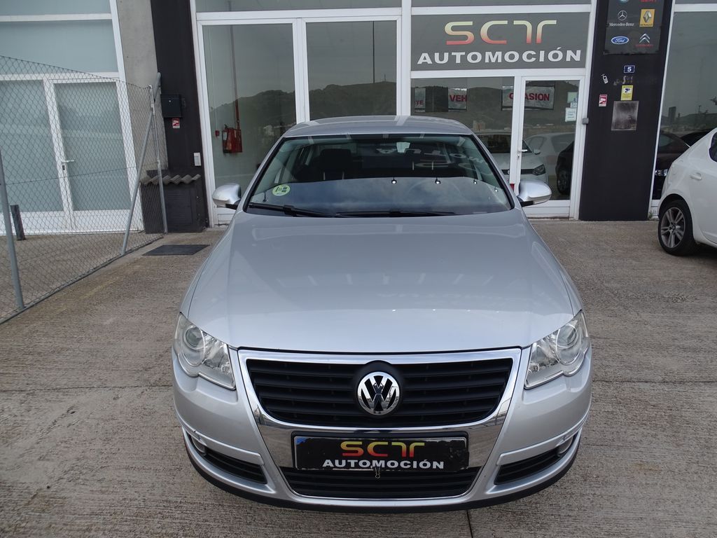 
								Volkswagen Passat 1.9 Tdi 105 cv full									