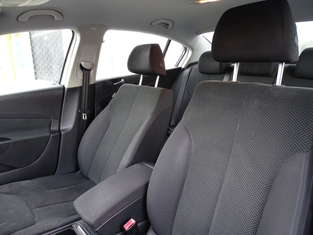 
								Volkswagen Passat 1.9 Tdi 105 cv full									