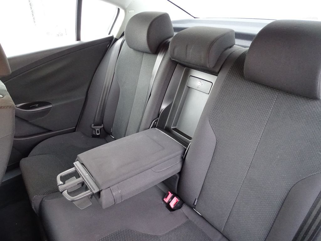 
								Volkswagen Passat 1.9 Tdi 105 cv full									