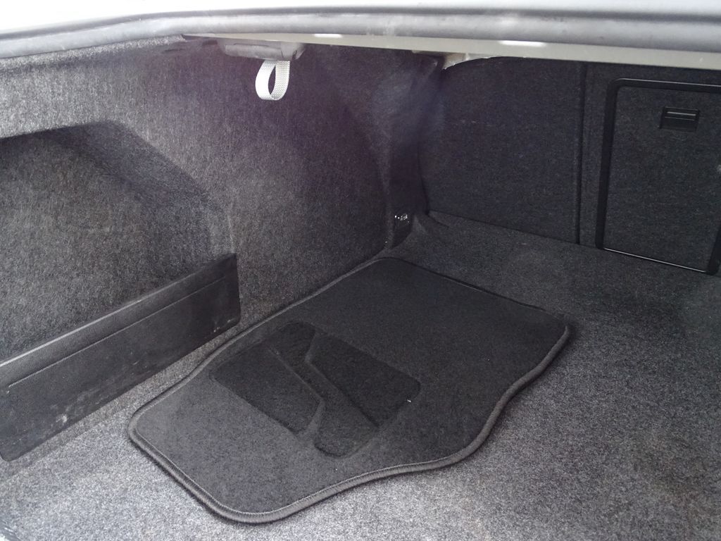 
								Volkswagen Passat 1.9 Tdi 105 cv full									