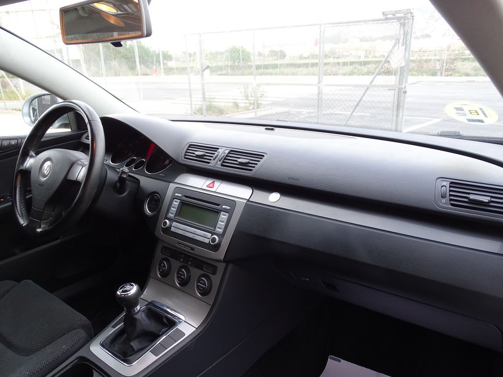 
								Volkswagen Passat 1.9 Tdi 105 cv full									