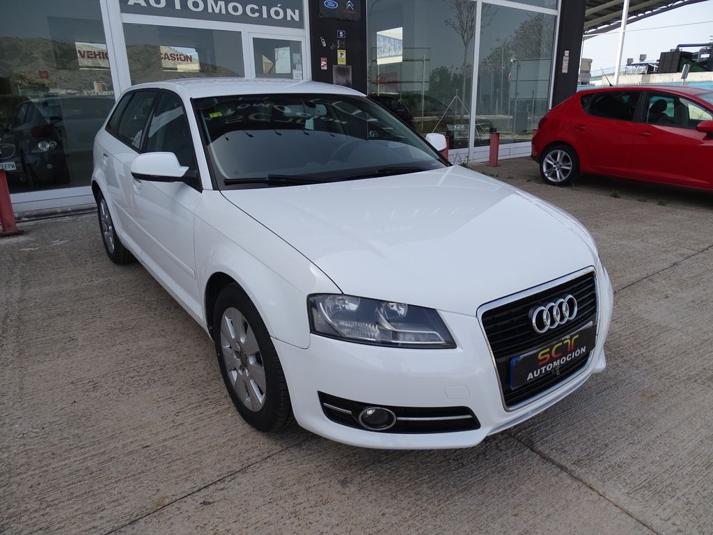 
								Audi A3 1.6 tdi 105 cv Sportback 1.6 TDI Attraction full									