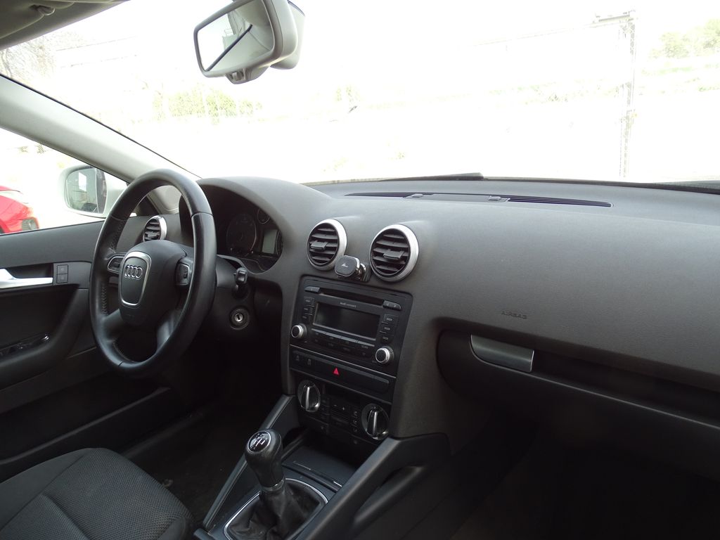 
								Audi A3 1.6 tdi 105 cv Sportback 1.6 TDI Attraction full									
