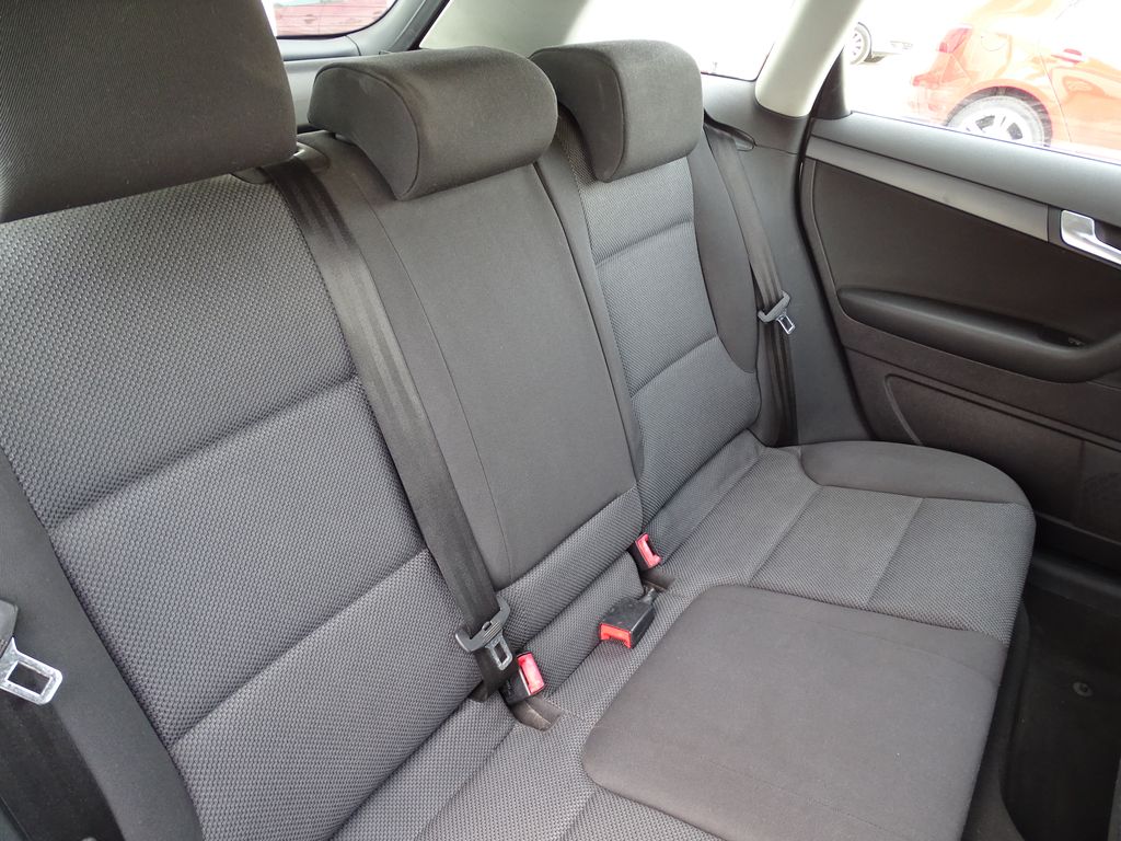 
								Audi A3 1.6 tdi 105 cv Sportback 1.6 TDI Attraction full									