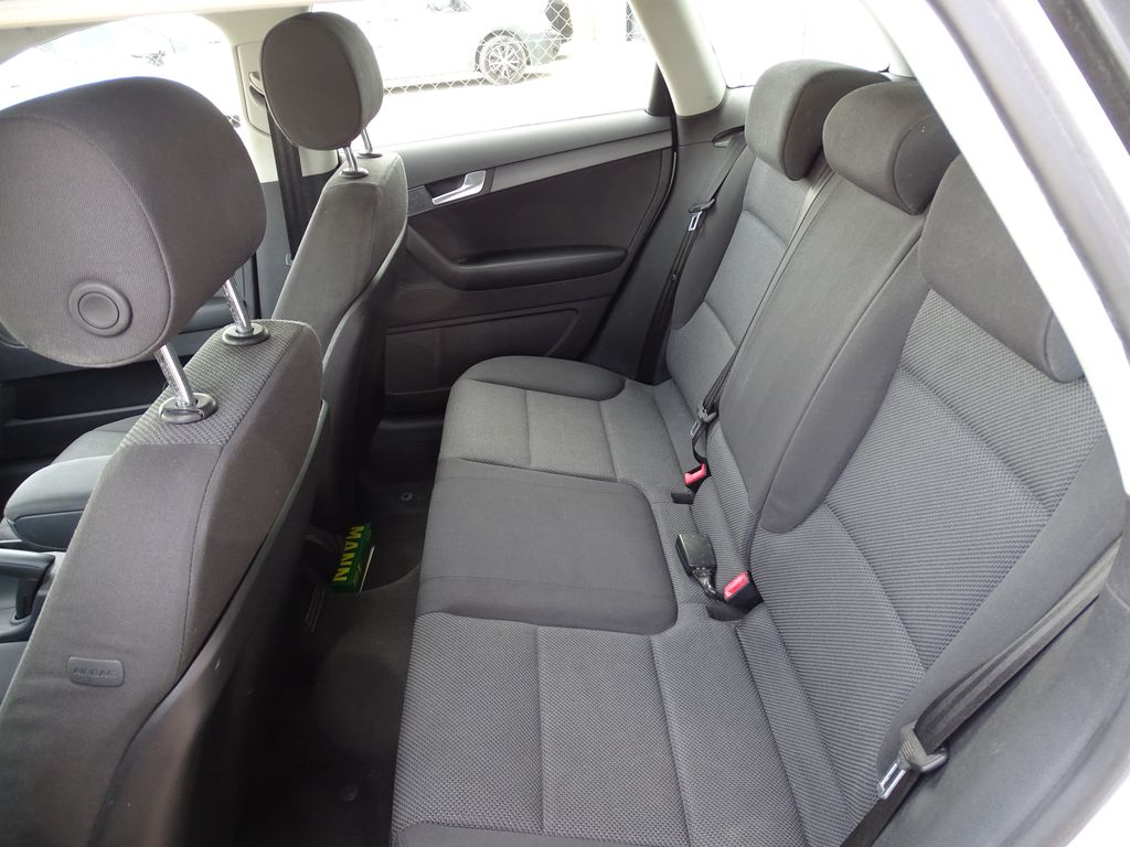 
								Audi A3 1.6 tdi 105 cv Sportback 1.6 TDI Attraction full									