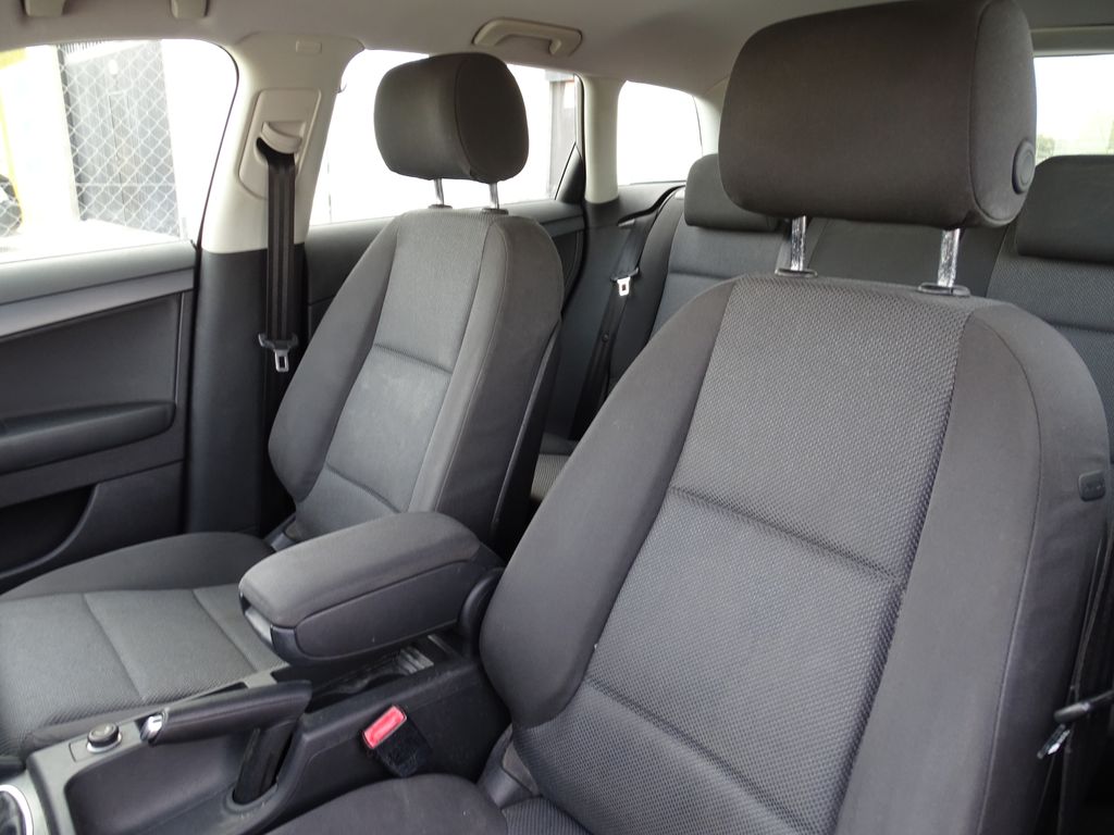 
								Audi A3 1.6 tdi 105 cv Sportback 1.6 TDI Attraction full									