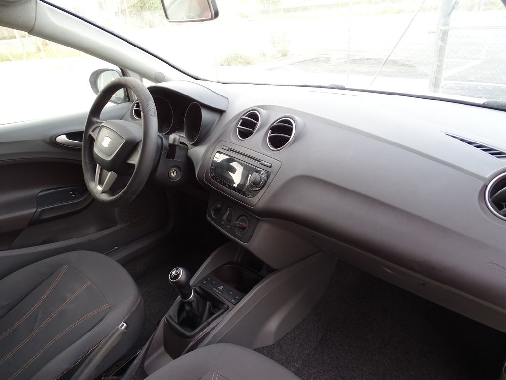 
								Seat ibiza 1.4 Gasolina 85 cv full									