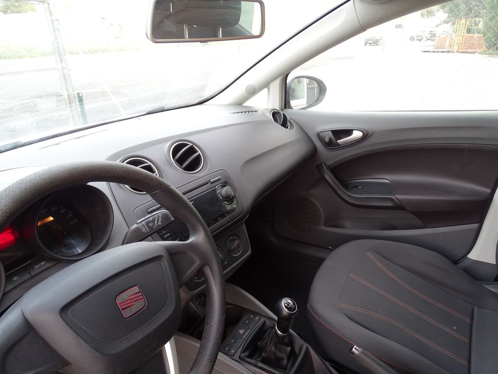 
								Seat ibiza 1.4 Gasolina 85 cv full									
