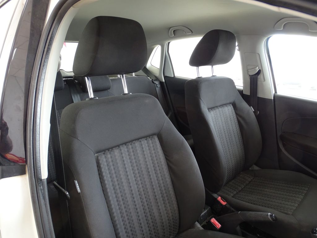 
								Volkswagen Polo 1.4 TDI Edition BlueMotion full									
