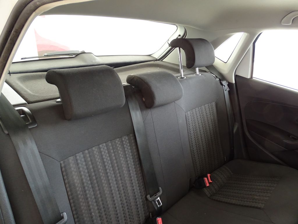 
								Volkswagen Polo 1.4 TDI Edition BlueMotion full									