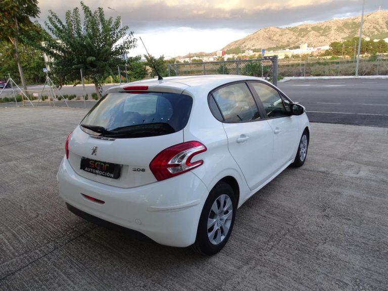 Peugeot 208 1.4 Hdi. Business